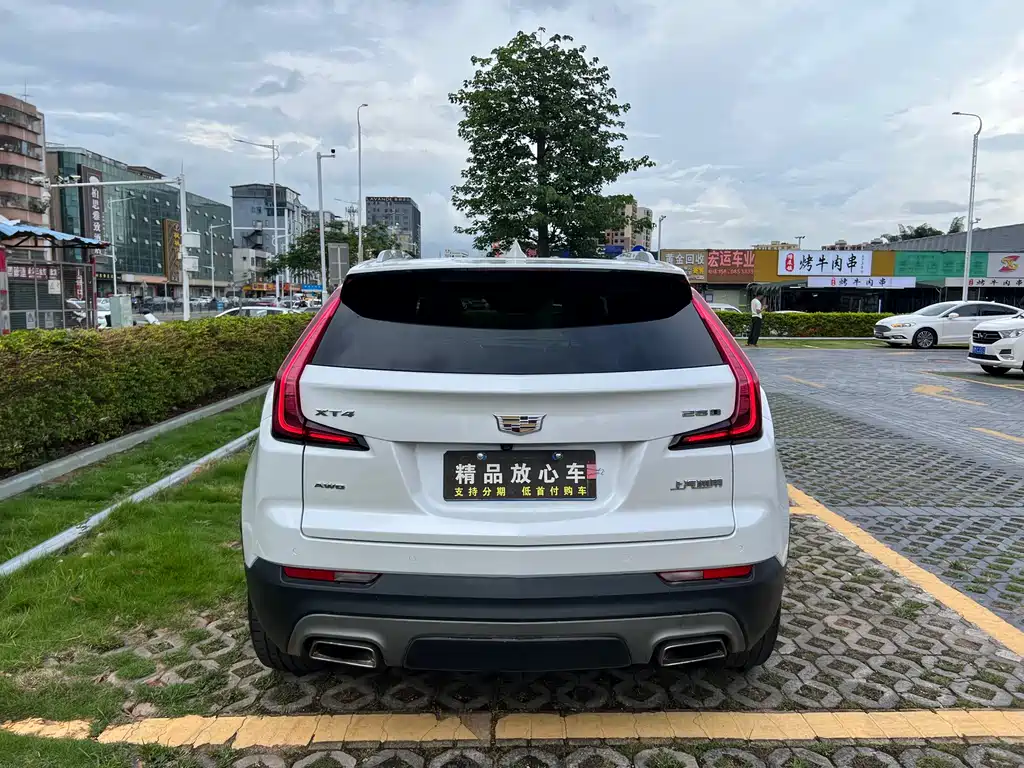 Cadillac XT4 2018 28T