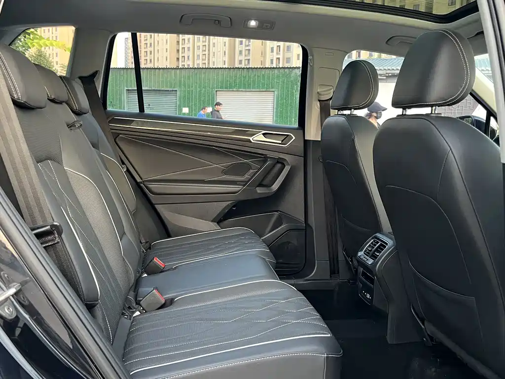 Volkswagen Tiguan L — миниатюра 13