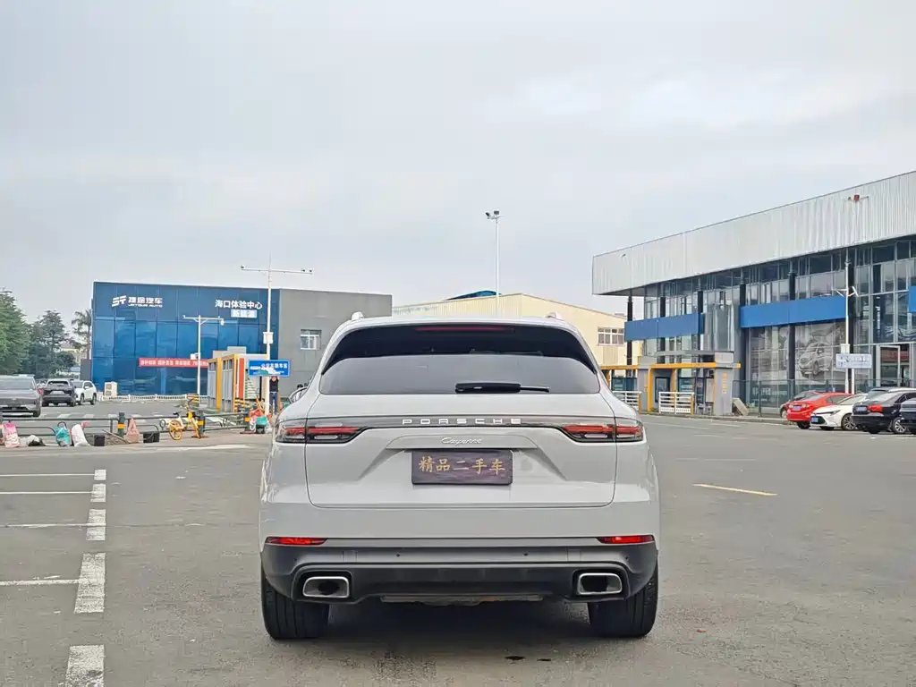 PORSCHE CAYENNE