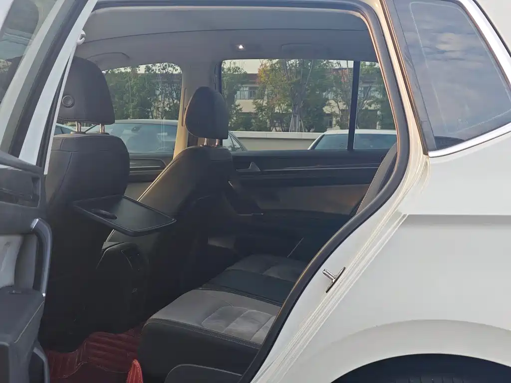 Volkswagen Golf Sportsvan — миниатюра 6