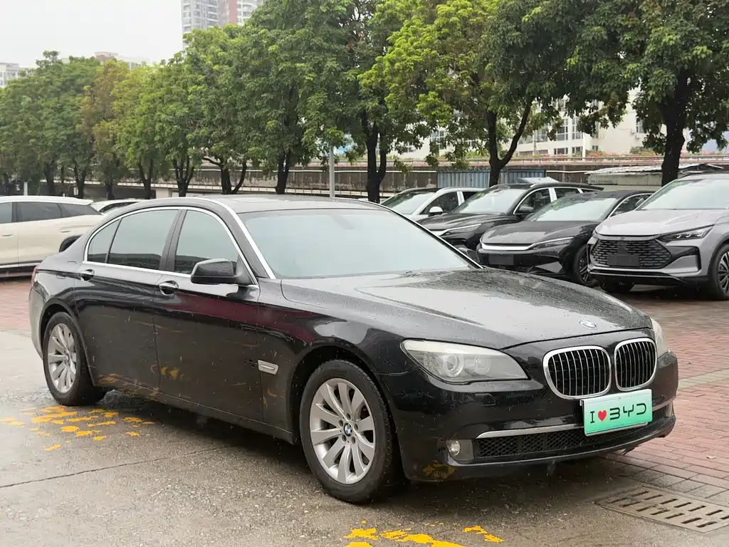 BMW 7 Series — миниатюра 3