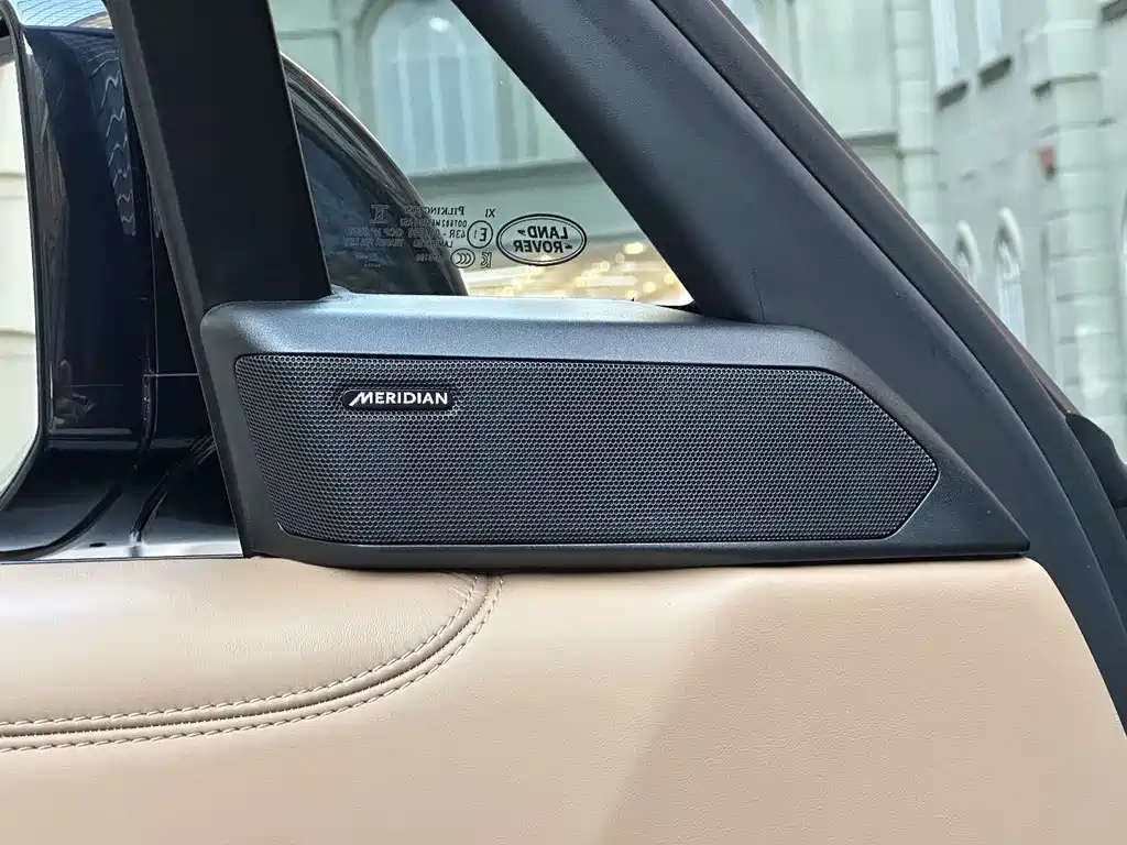 Land Rover Range Rover — миниатюра 18