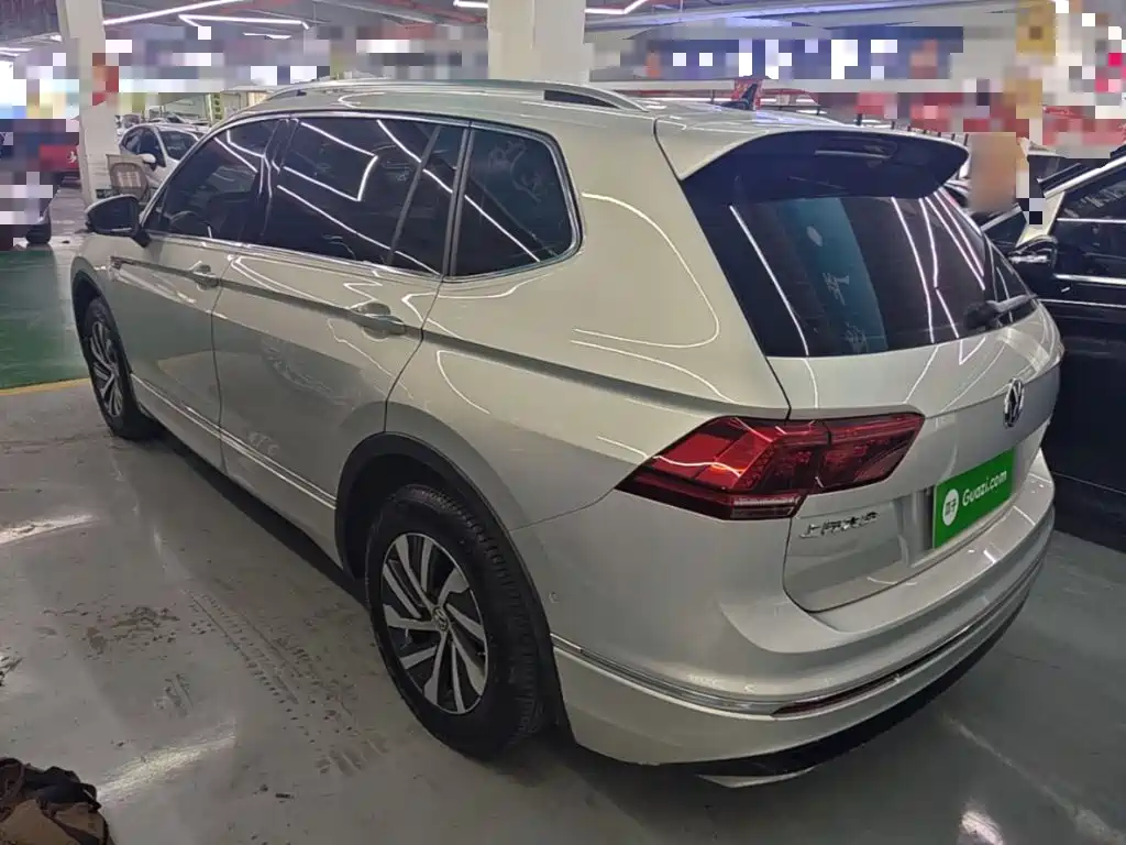 Volkswagen Tiguan L PHEV — миниатюра 23