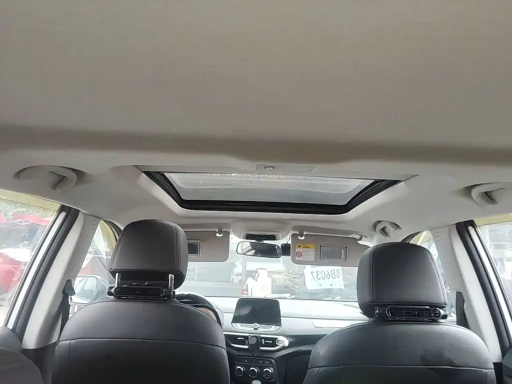 Chevrolet Trax — миниатюра 18