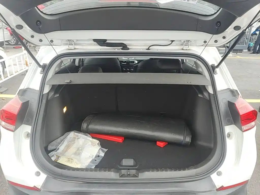 Chevrolet Trax — миниатюра 19