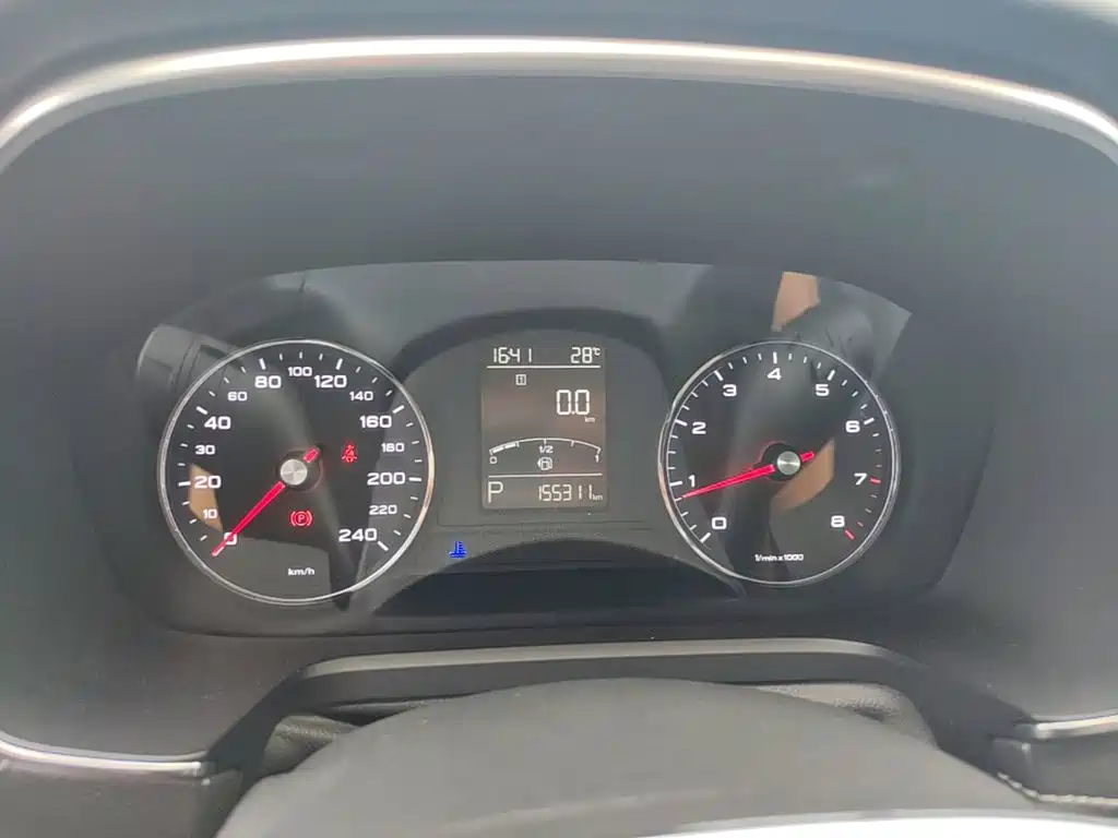 Roewe RX5 — миниатюра 12