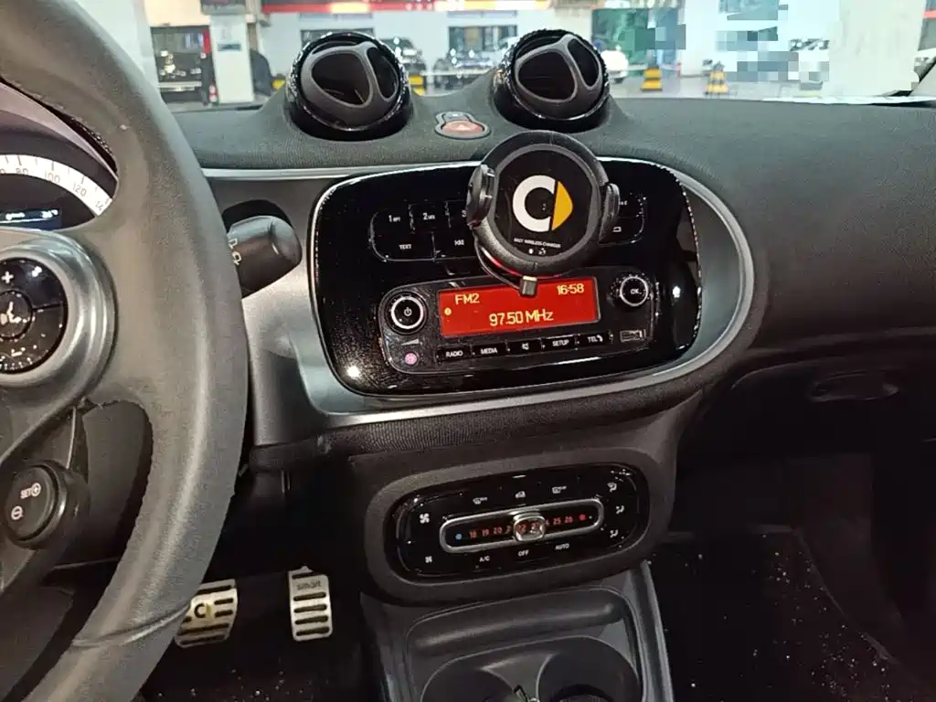 smart Smart Fortwo — миниатюра 13