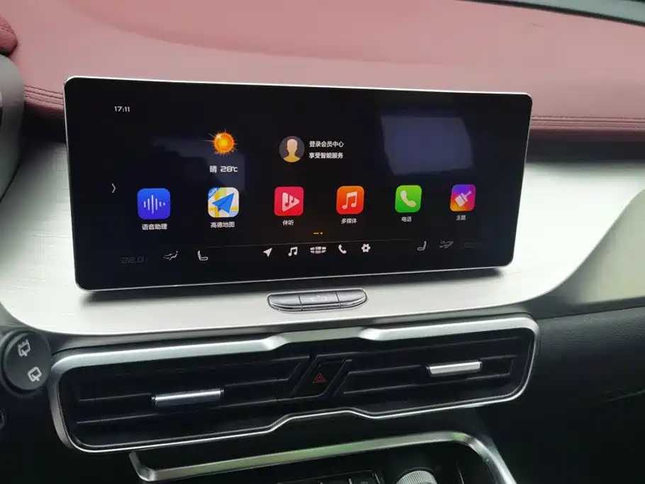 Geely Binyue — миниатюра 13