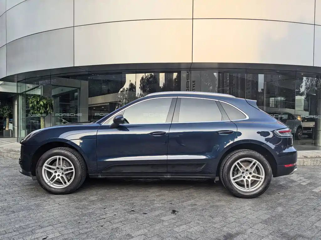 Porsche Macan — миниатюра 3