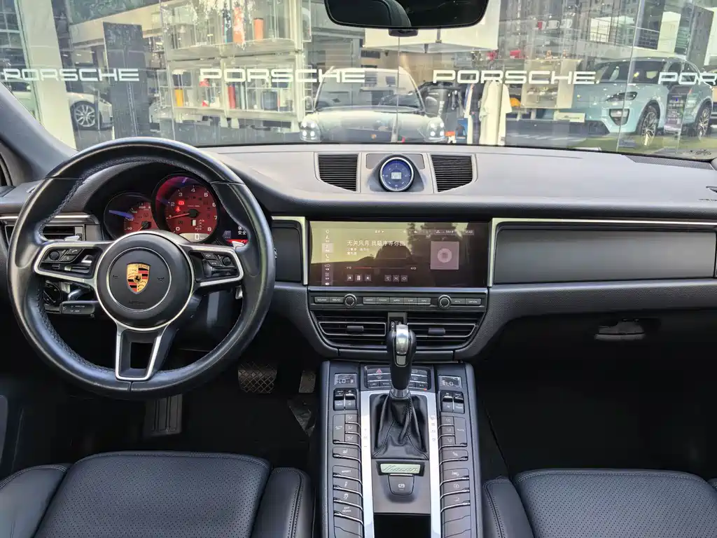 Porsche Macan — миниатюра 4
