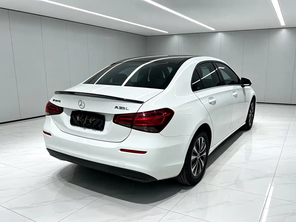 Mercedes-Benz A-Class — миниатюра 8