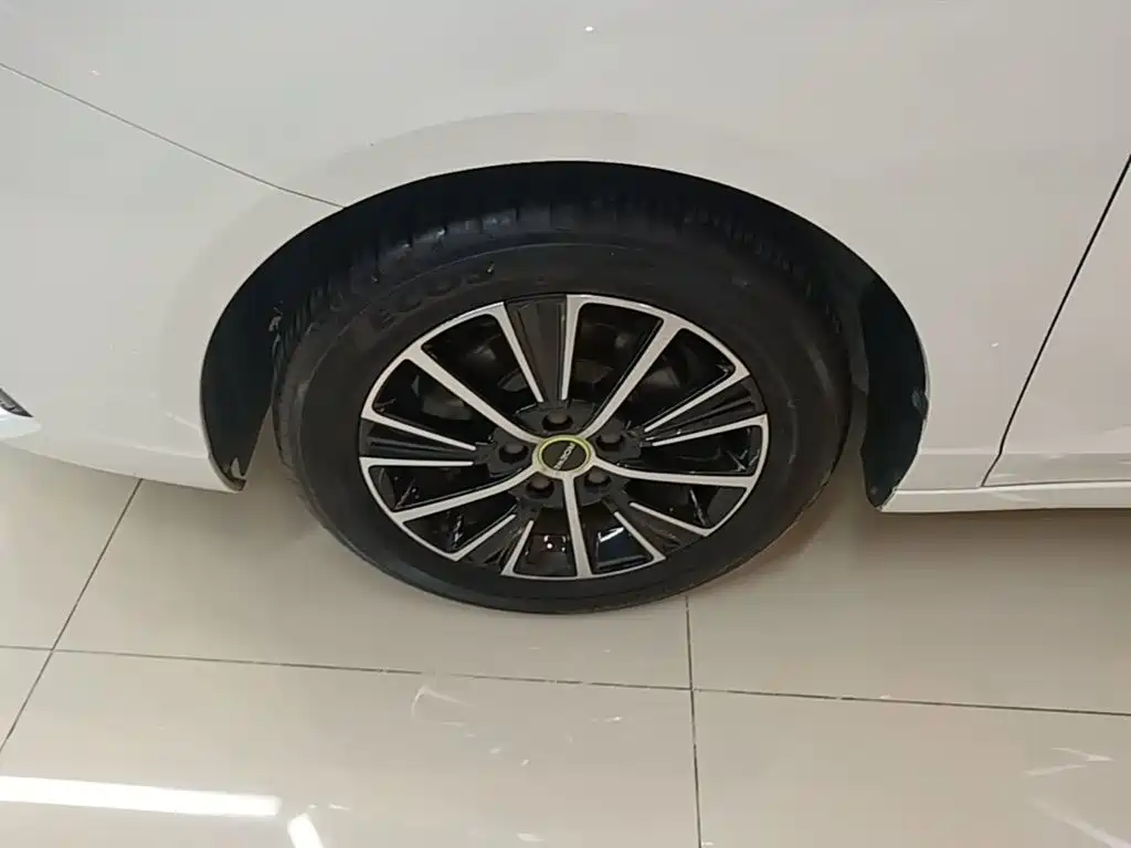 Roewe i5 — миниатюра 23