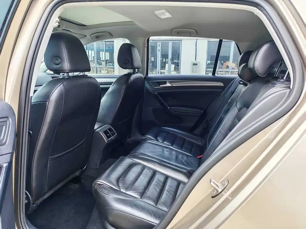 Volkswagen Golf — миниатюра 6