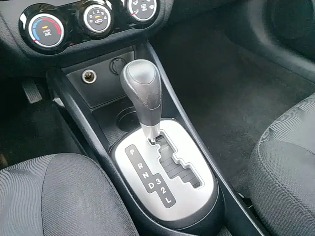 Kia K2 — миниатюра 14