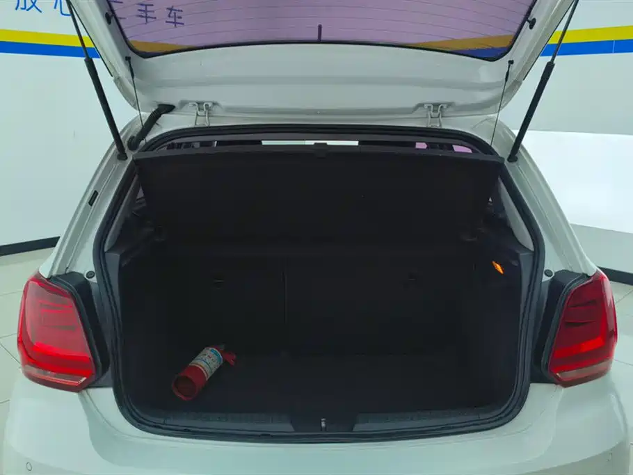 Volkswagen Polo 2016 1.6L AT Comfort