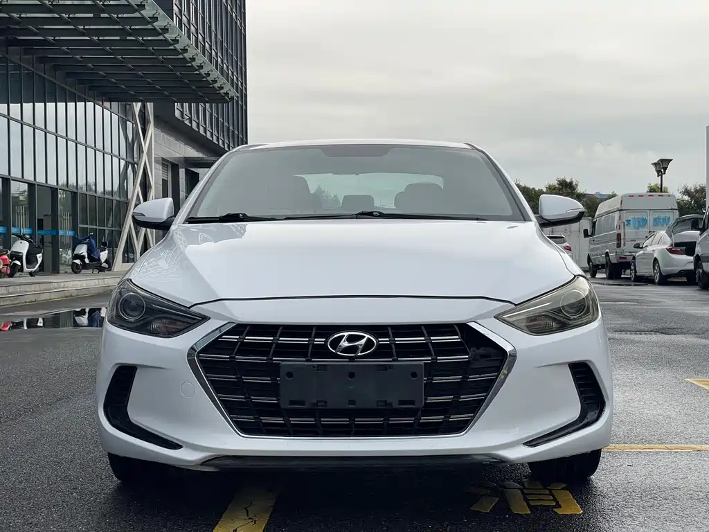 Hyundai Elantra — миниатюра 2