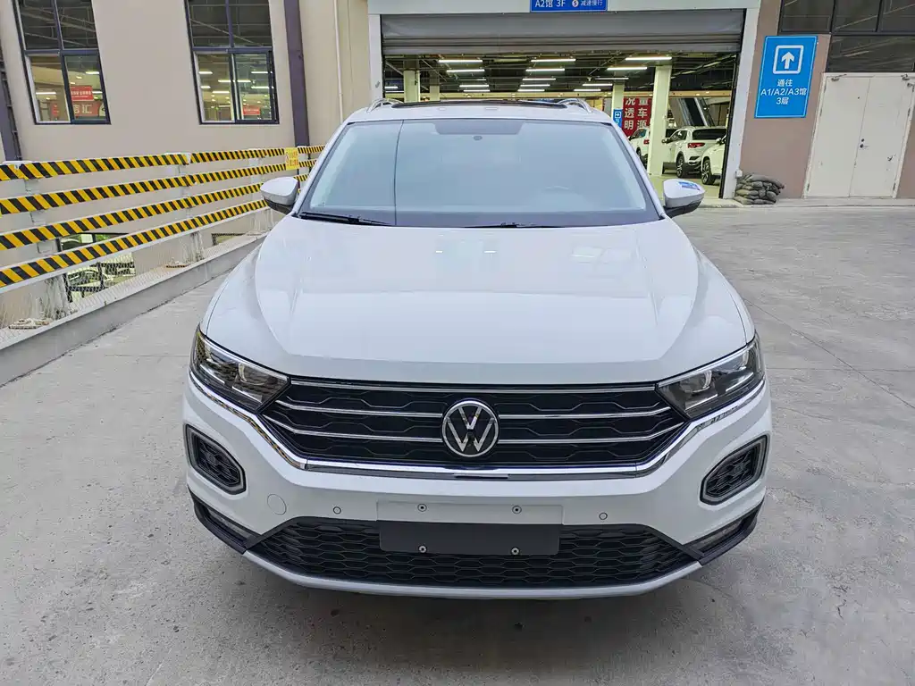 Volkswagen T-Roc — миниатюра 2
