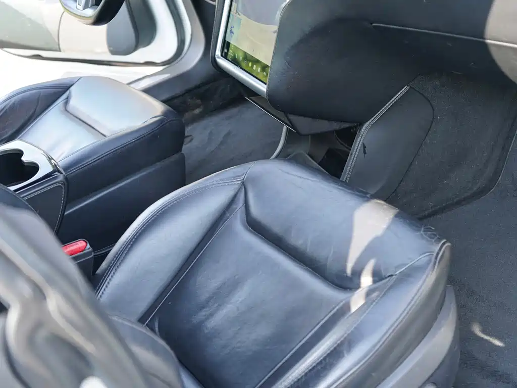 Tesla Model S — миниатюра 11