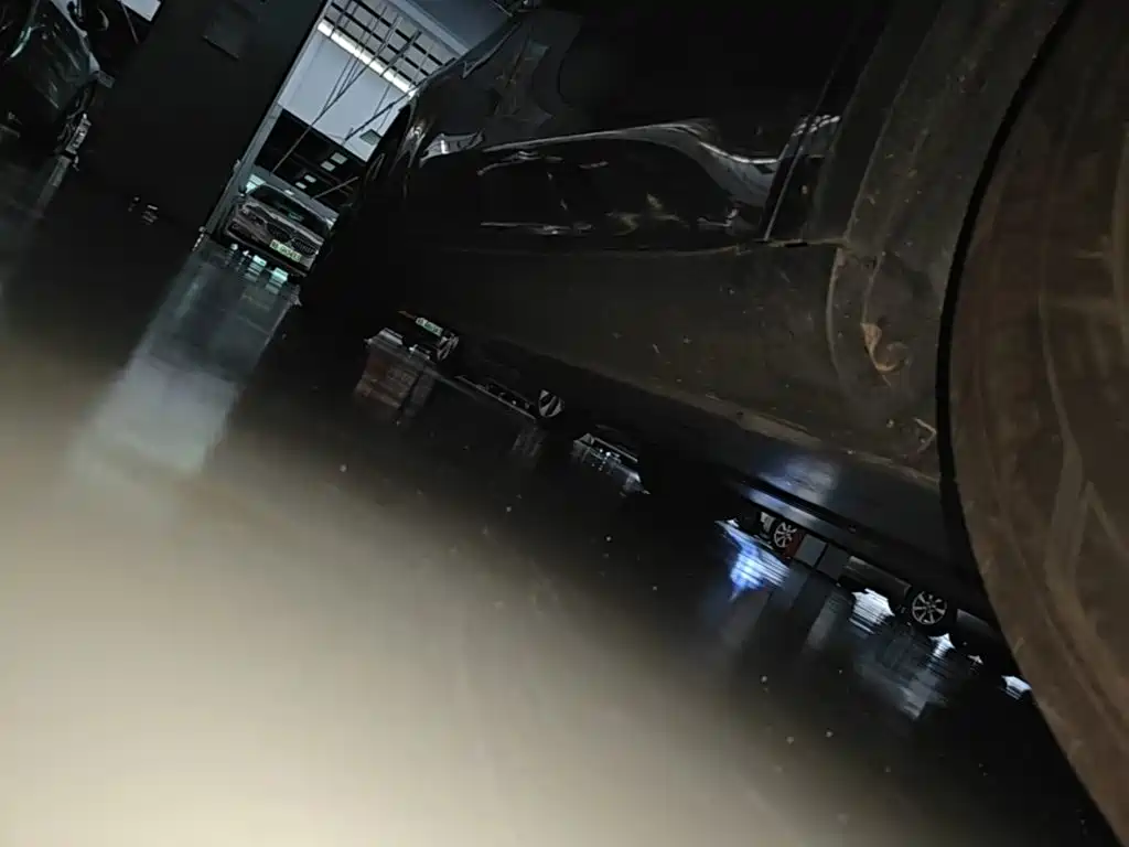 Tesla Model Y — миниатюра 21
