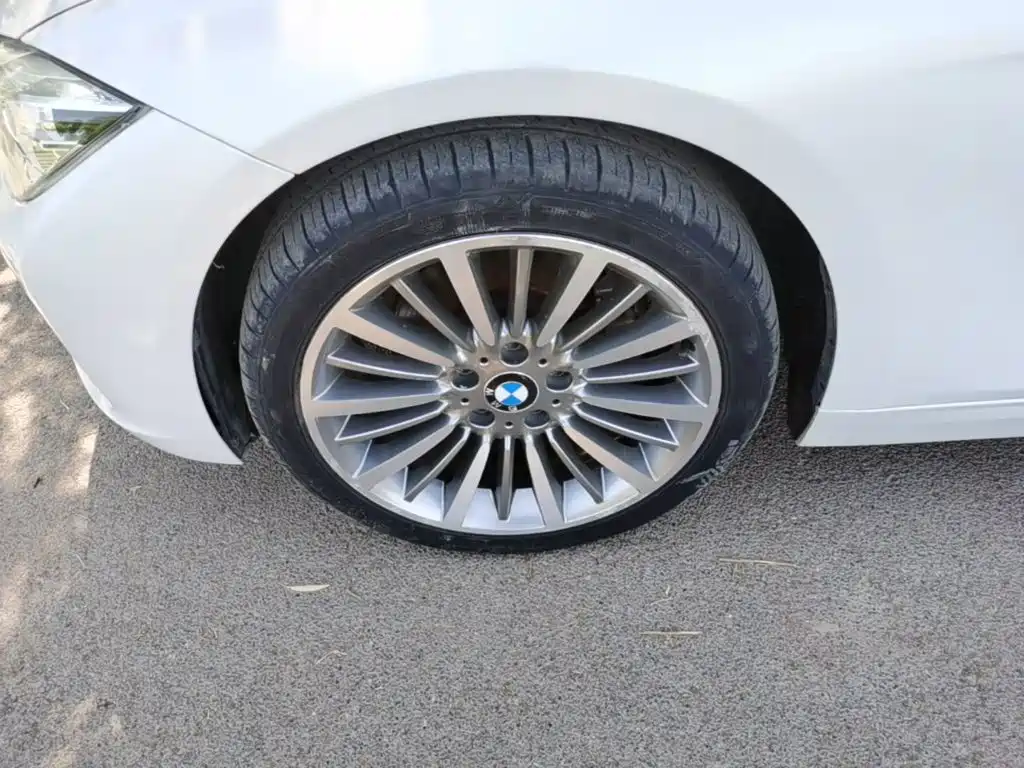 BMW 3 Series — миниатюра 23