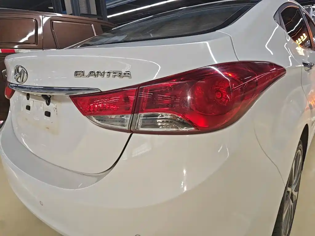 Hyundai Elantra Langdong — миниатюра 8