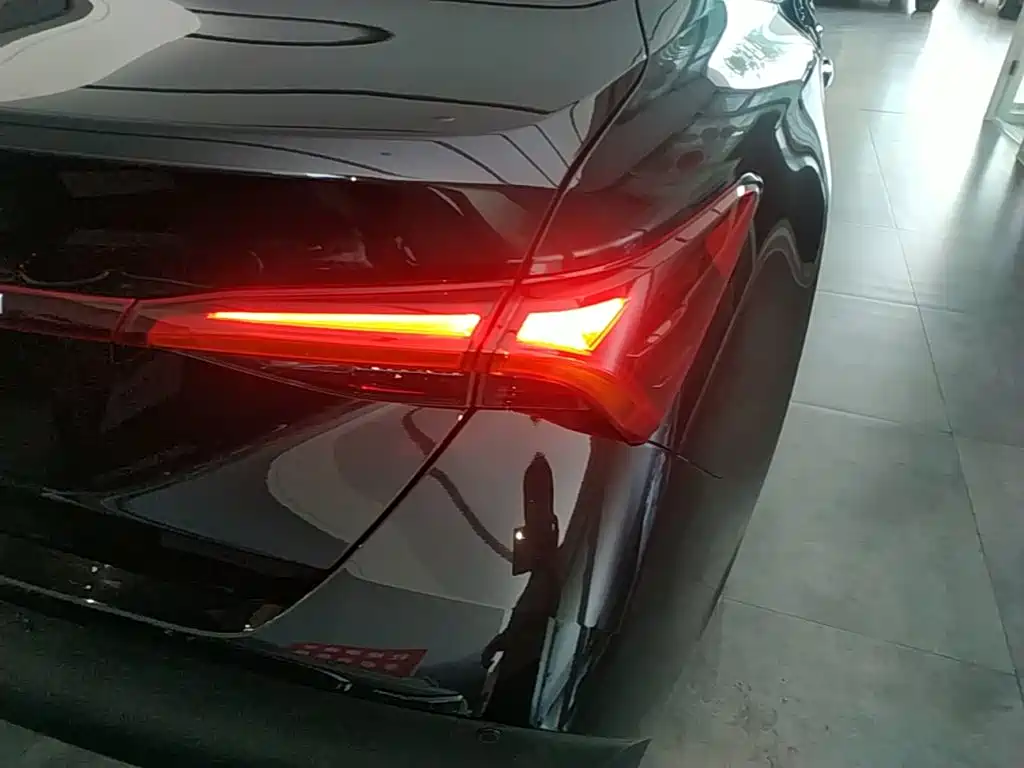 Toyota Avalon — миниатюра 8