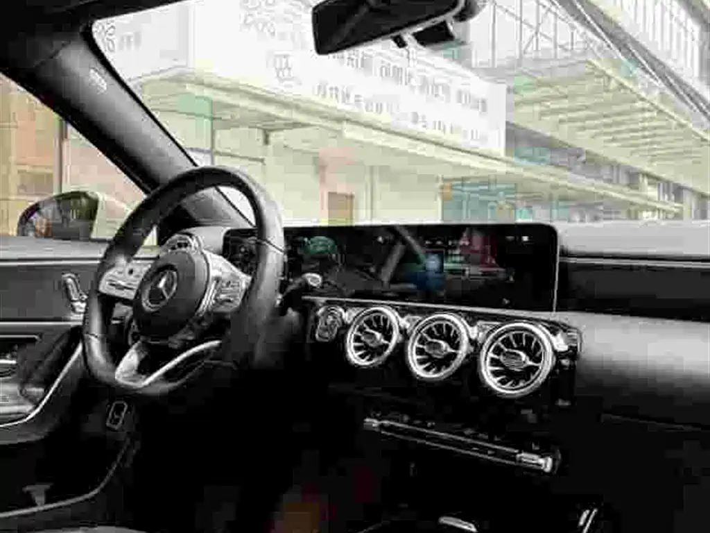 Mercedes-Benz A-Class — миниатюра 9