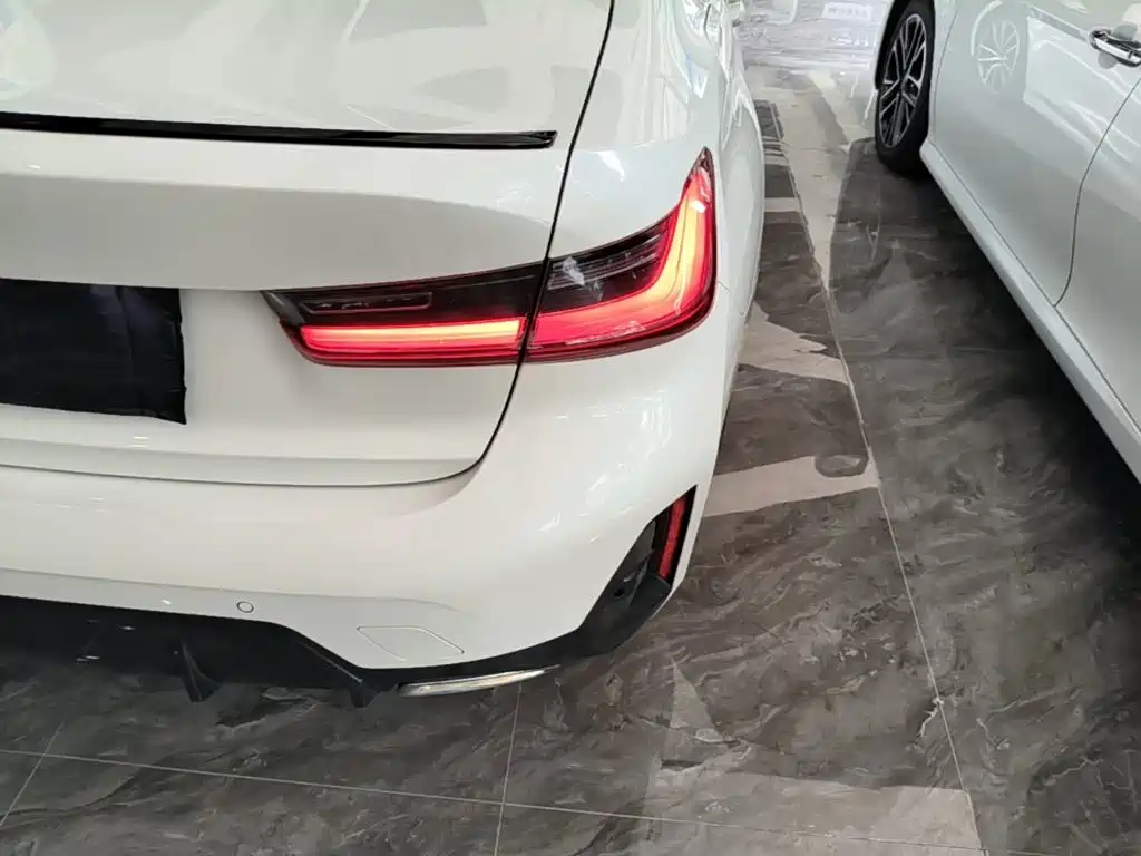 BMW 3 Series — миниатюра 8