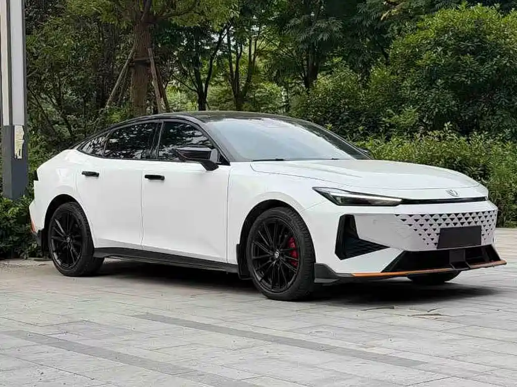 Changan UNI-V — миниатюра 3