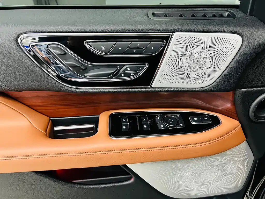 Lincoln Navigator — миниатюра 9