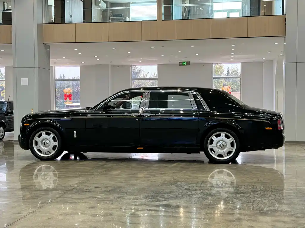 Rolls-Royce Phantom — миниатюра 7
