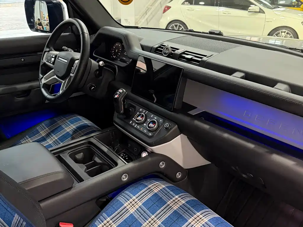 Land Rover Defender — миниатюра 11