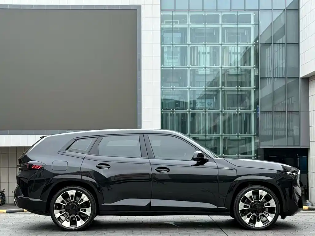 BMW XM — миниатюра 6