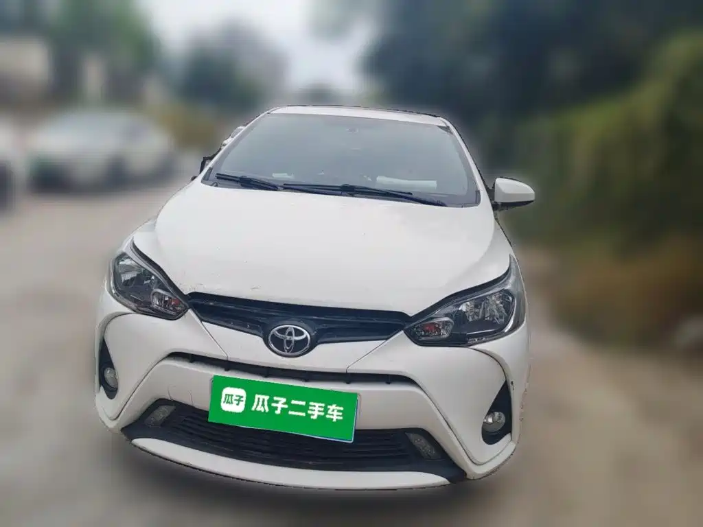 Toyota Yaris L — миниатюра 2
