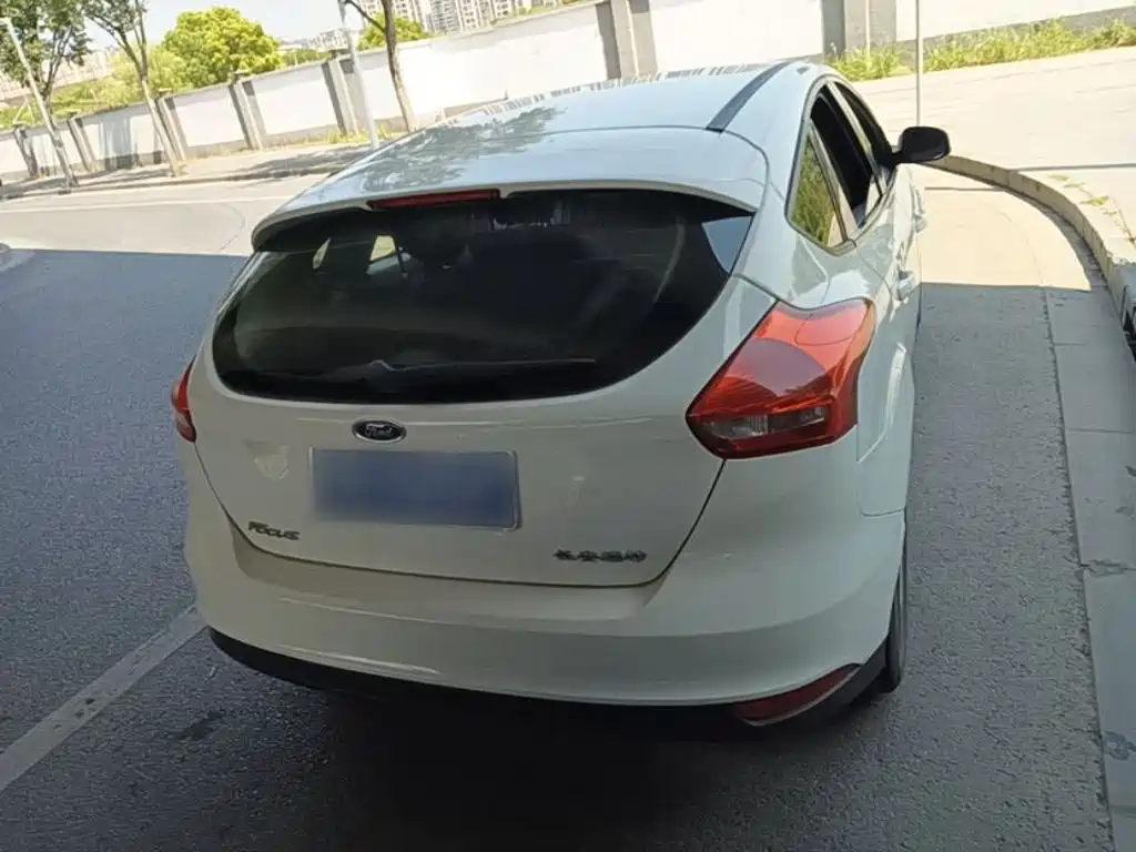 Ford Focus — миниатюра 6