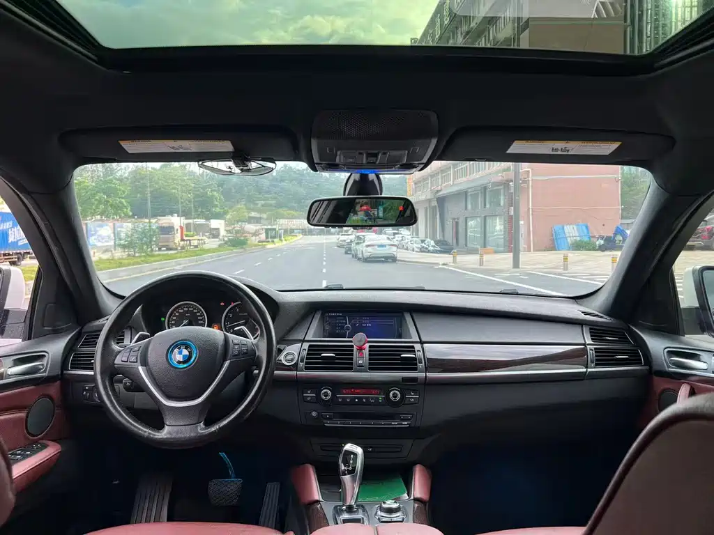 BMW X6 — миниатюра 10