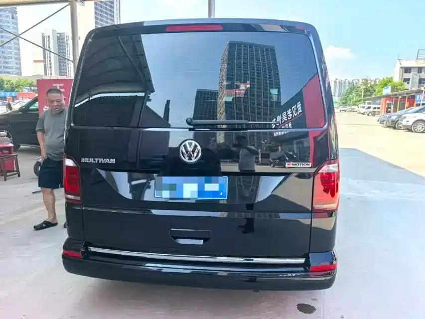 Volkswagen Multivan — миниатюра 3