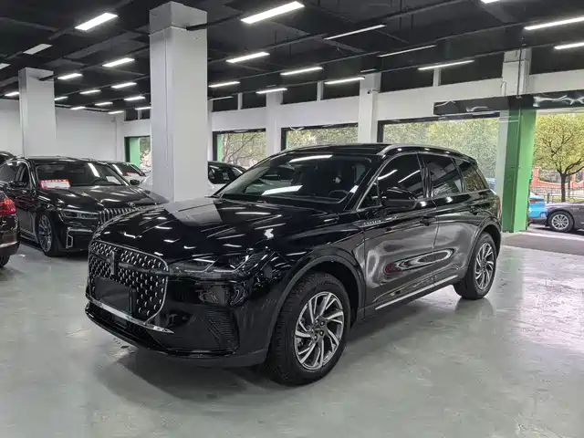 LINCOLN ADVENTURER 2024