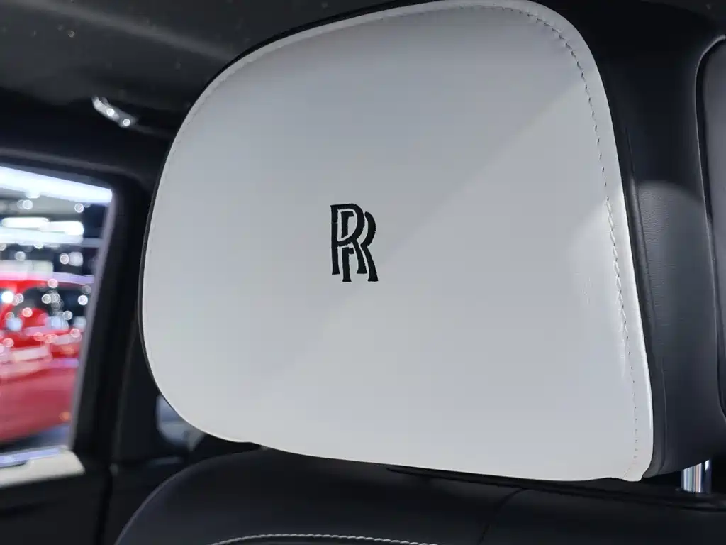 Rolls-Royce Cullinan — миниатюра 17