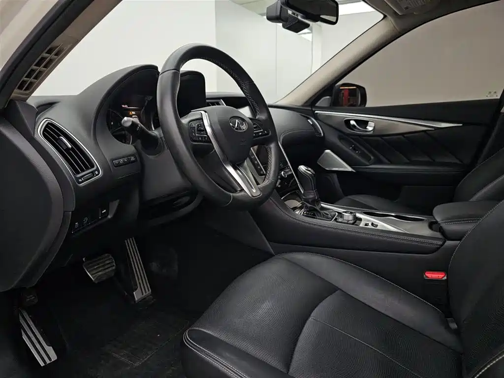 Infiniti Q50L 2019 2.0T 30