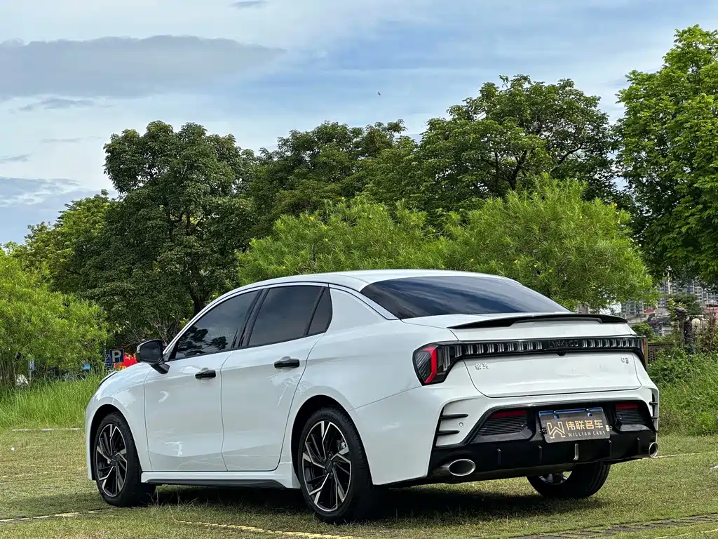 Lynk & Co 03 — миниатюра 4