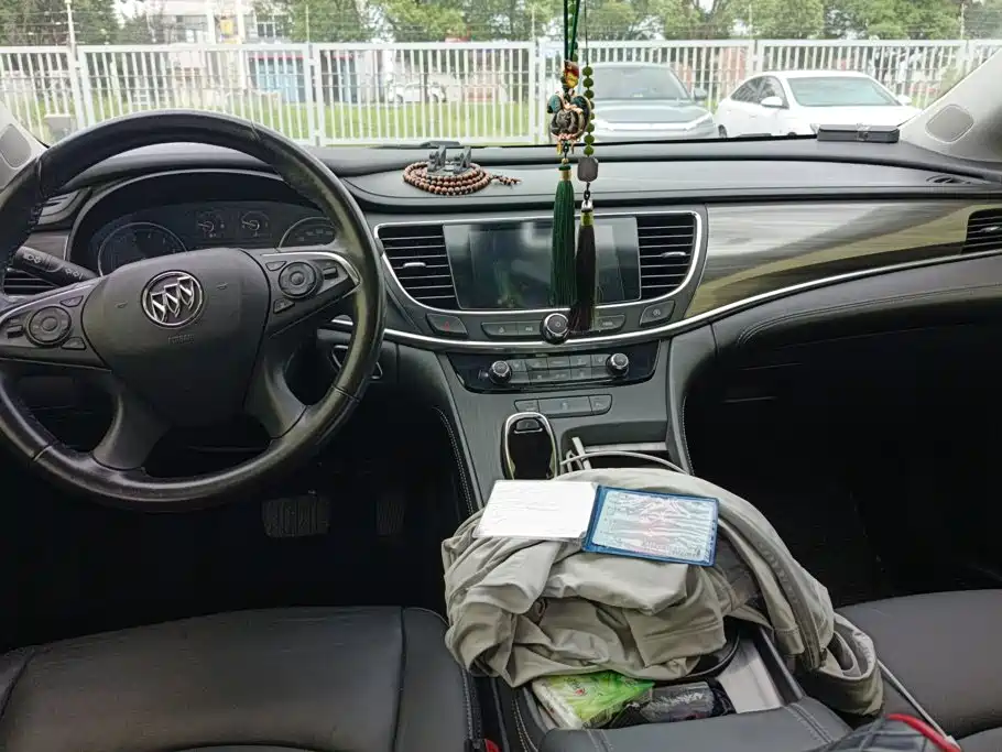 Buick LaCrosse — миниатюра 12