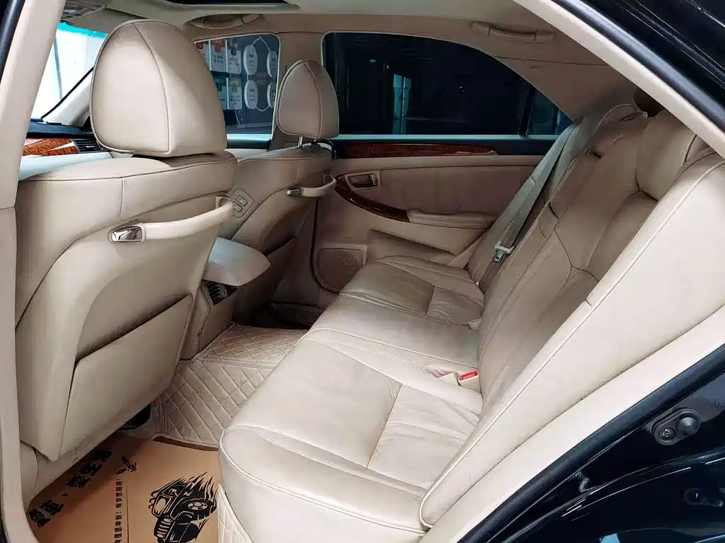 Toyota Crown — миниатюра 13