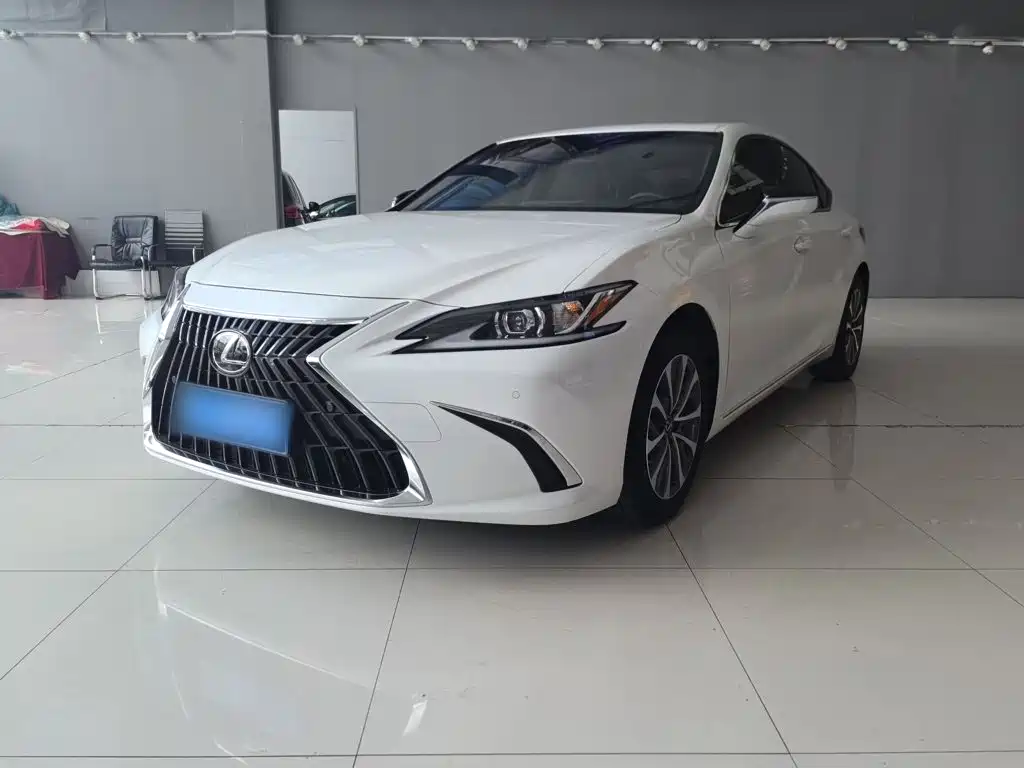 Lexus ES 2023 200