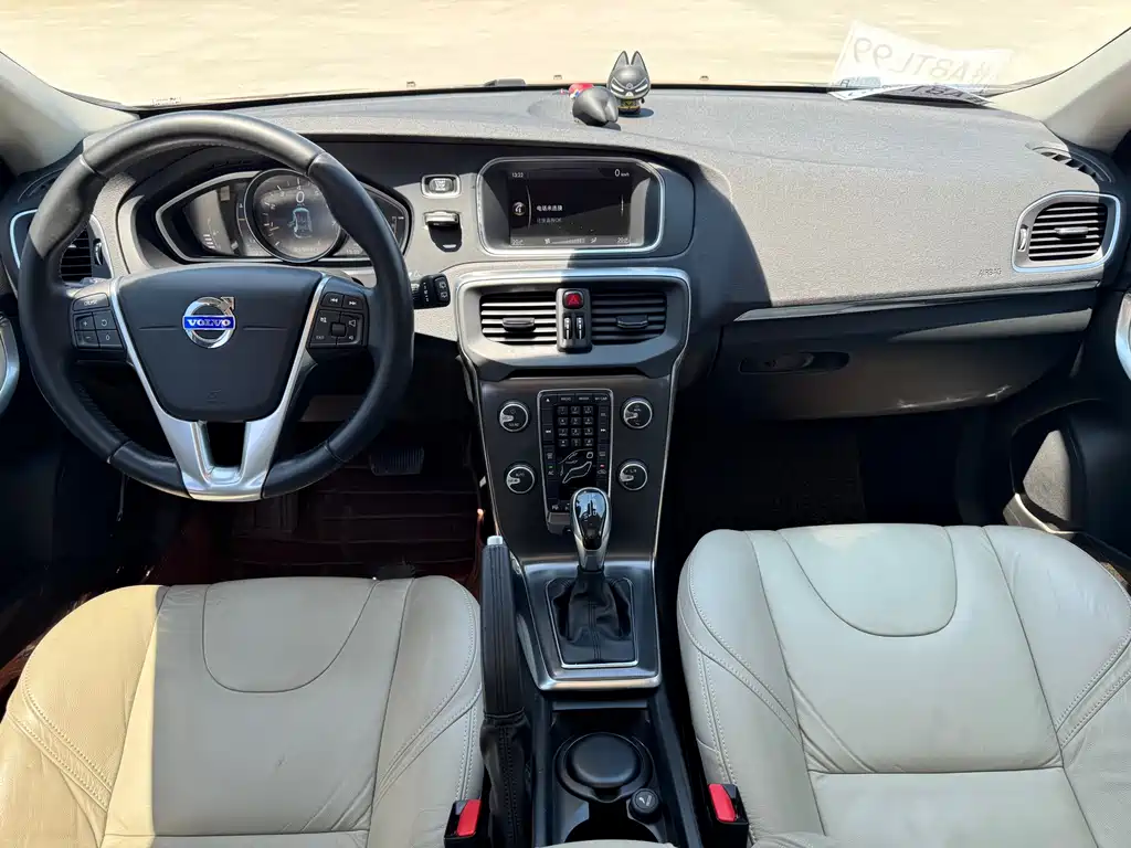 Volvo V40 — миниатюра 11