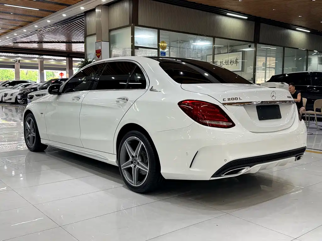 Mercedes-Benz C-Class — миниатюра 11