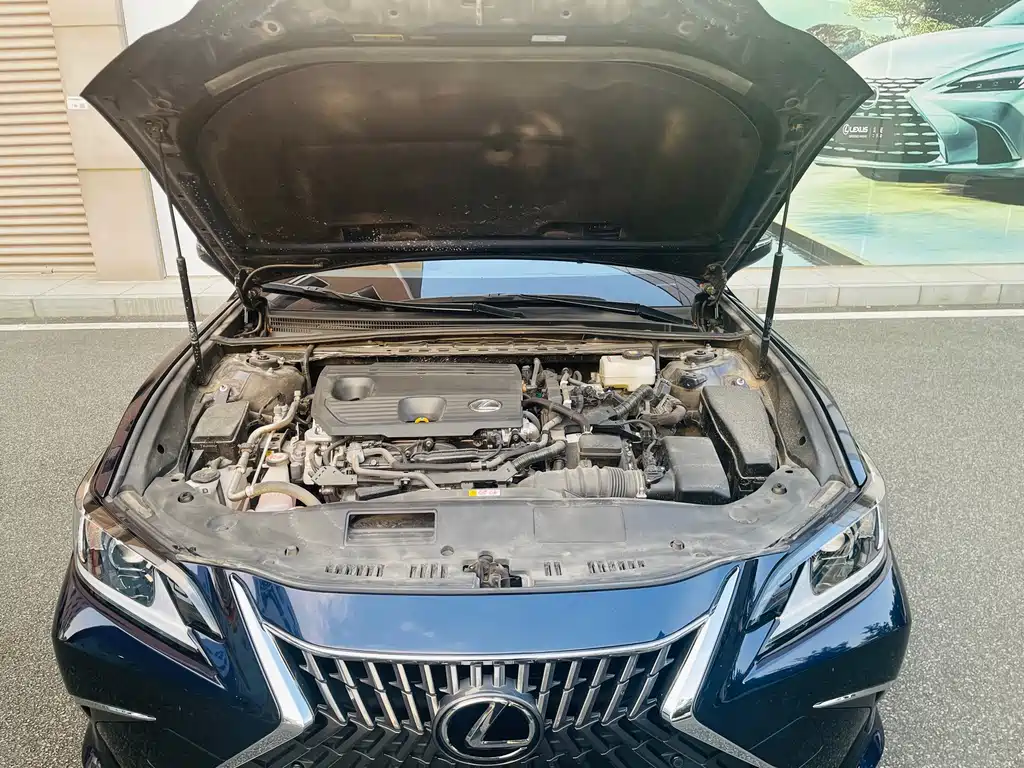 Lexus ES — миниатюра 13