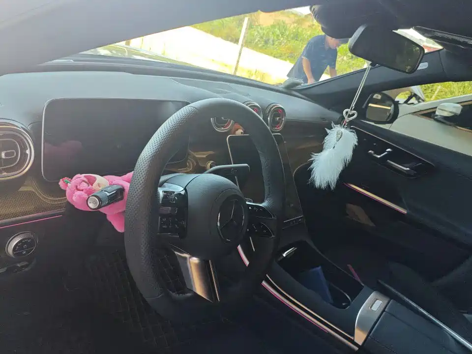 Mercedes-Benz C-Class — миниатюра 7