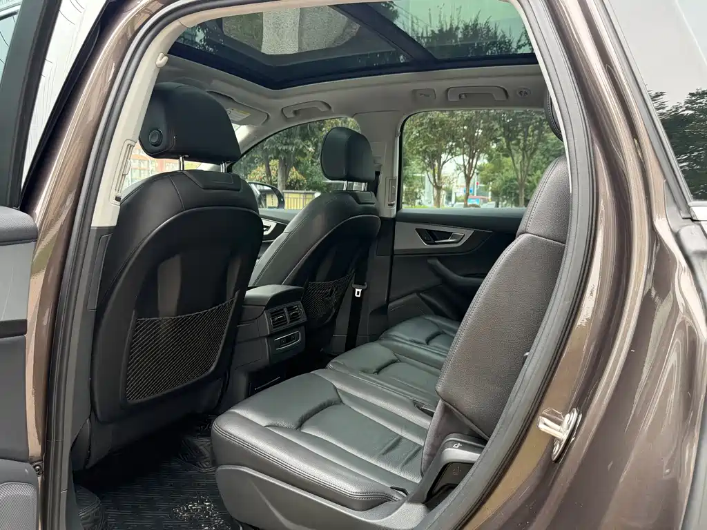 Audi Q7 — миниатюра 7