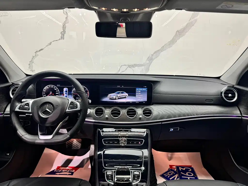 Mercedes-Benz E-Class — миниатюра 9